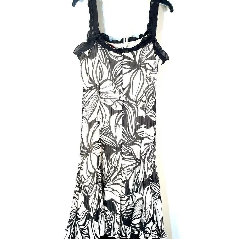 BLACK & WHITE DRESS - Picture 7 of 9